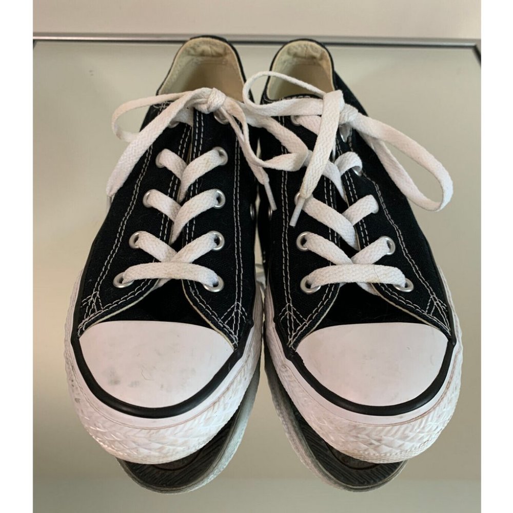 Chuck Taylor All Star Classic Kids Low Top Shoe Size 2.5